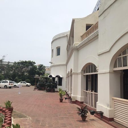 Chanakya Bnr Hotel بوري المظهر الخارجي الصورة