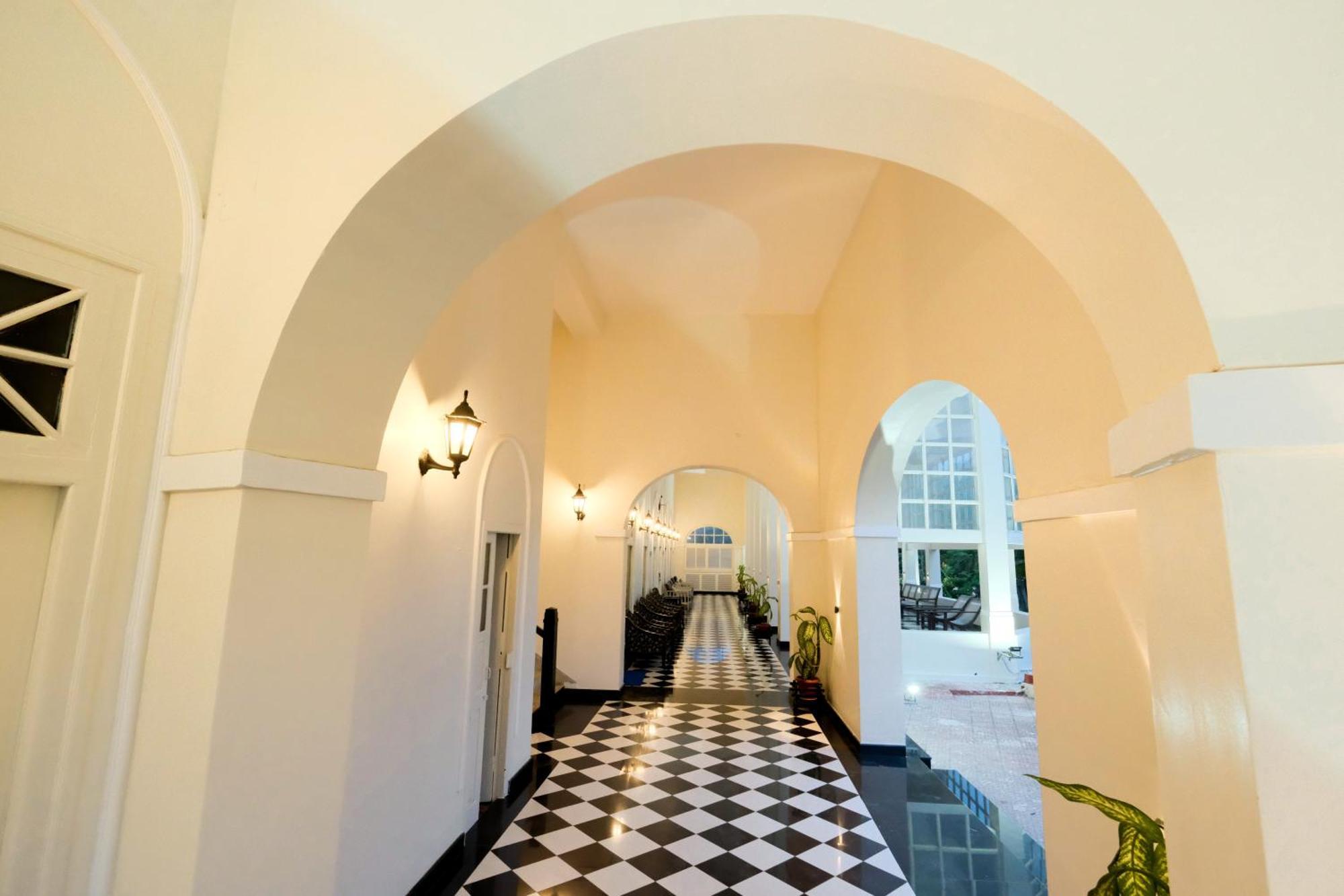 Chanakya Bnr Hotel بوري المظهر الخارجي الصورة