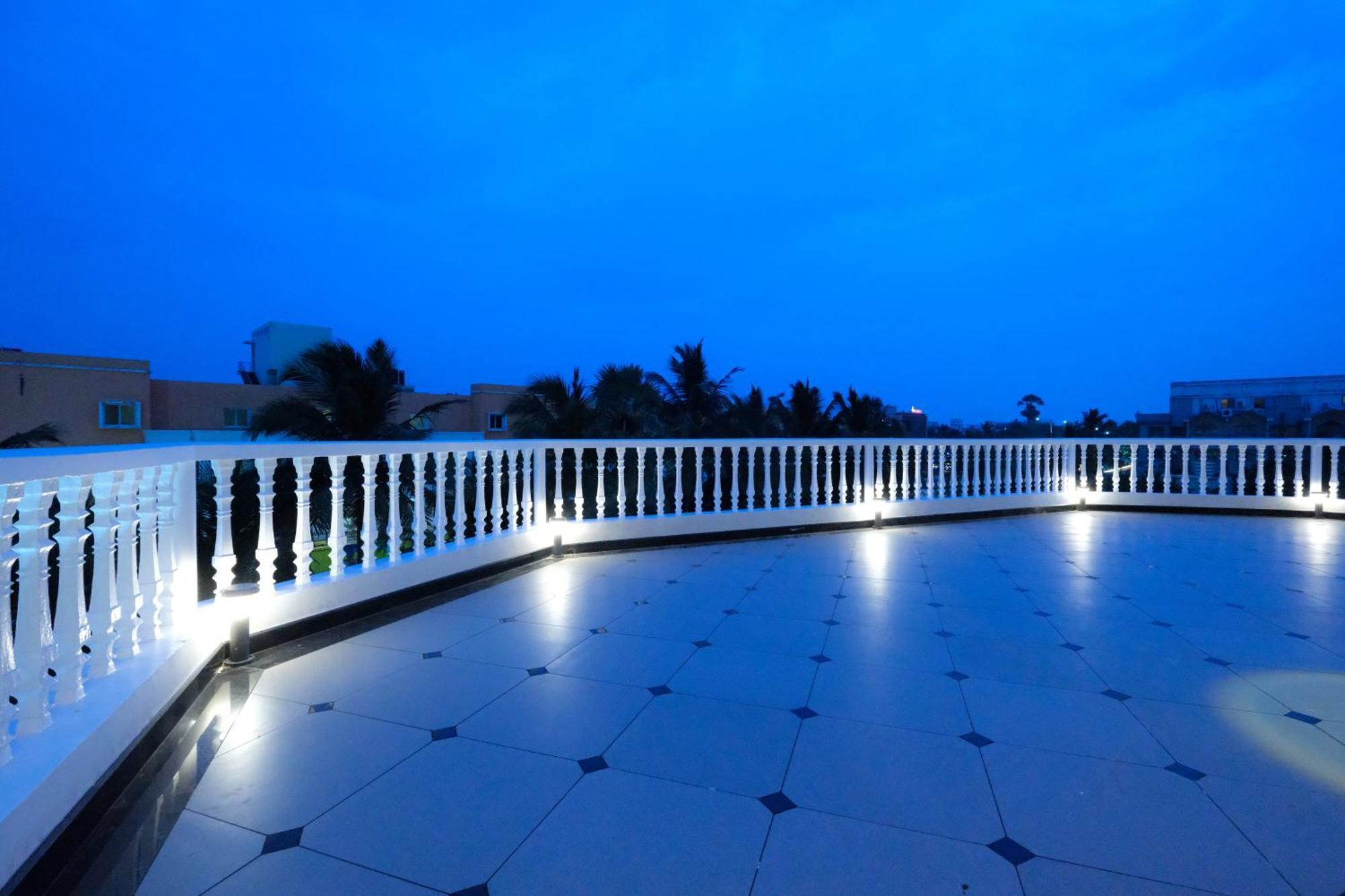 Chanakya Bnr Hotel بوري المظهر الخارجي الصورة